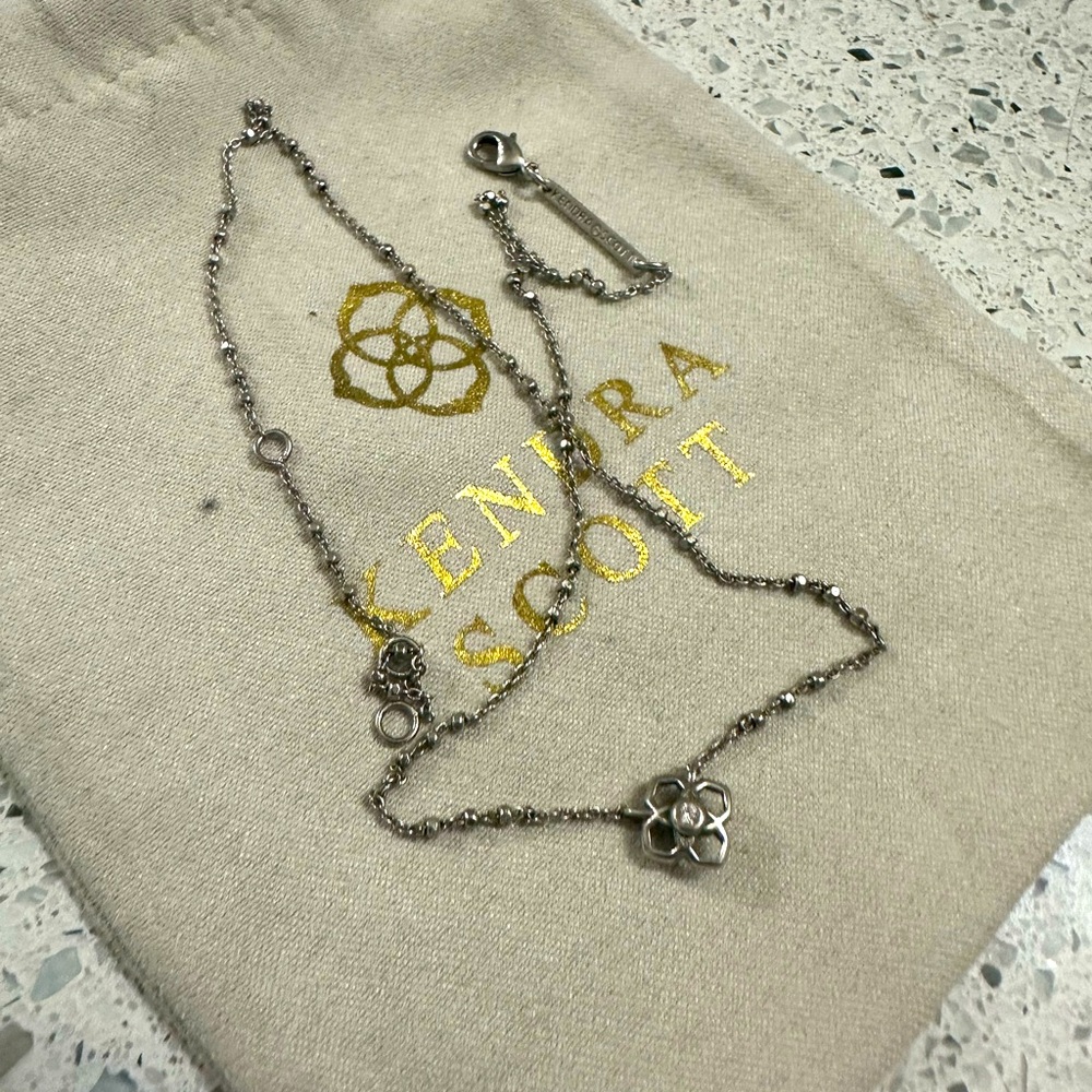 Silver Kendra Scott necklace